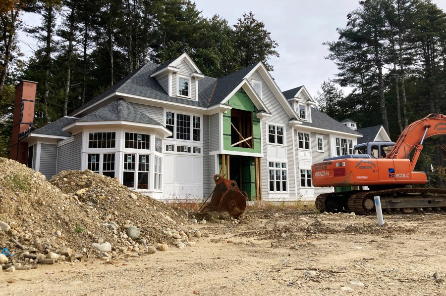 A home under construction is shown on Sunday, Oct. 15, 2023 in Sudbury, Mass. On Thursday, Freddie Mac reports on this week's average U.S. mortgage rates. (AP Photo/Peter Morgan)