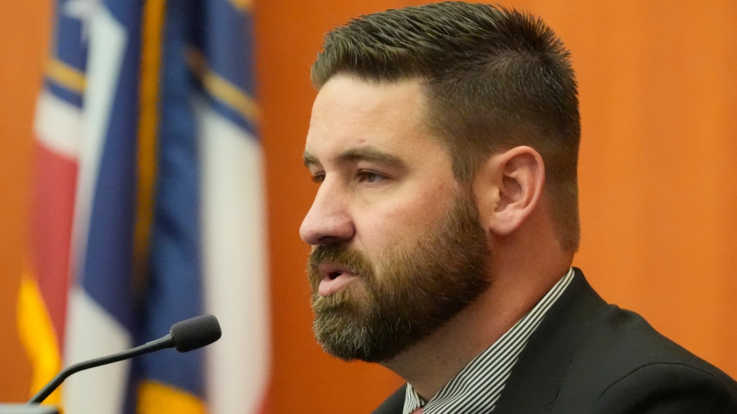 Detective Jeff O'Driscoll testifies during a hearing for Kouri Richins, a Utah mother of three who wrote a children's book about coping with grief after her husband's death and was later accused of fatally poisoning him Monday, Aug. 26, 2024, in Park City, Utah. (AP Photo/Rick Bowmer, Pool)