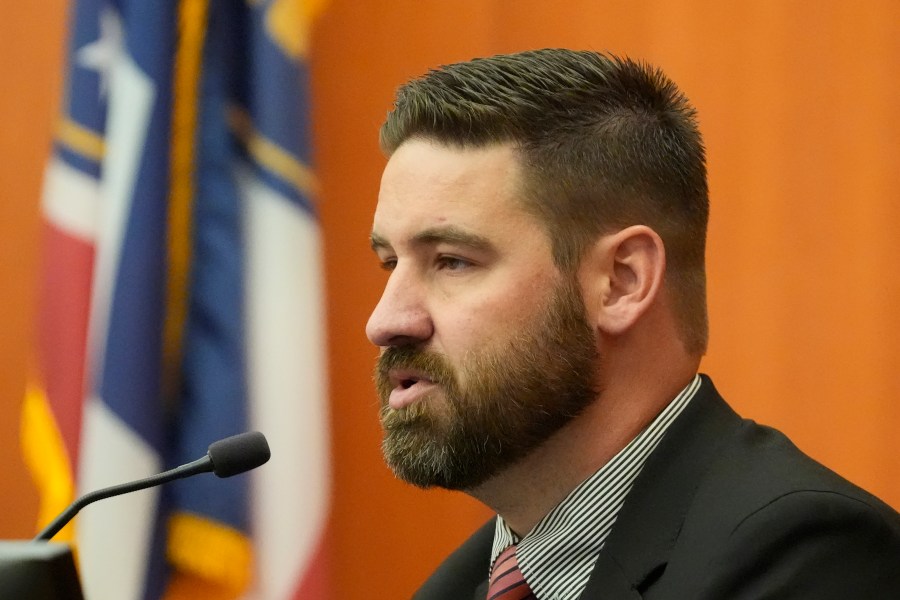 Detective Jeff O'Driscoll testifies during a hearing for Kouri Richins, a Utah mother of three who wrote a children's book about coping with grief after her husband's death and was later accused of fatally poisoning him Monday, Aug. 26, 2024, in Park City, Utah. (AP Photo/Rick Bowmer, Pool)