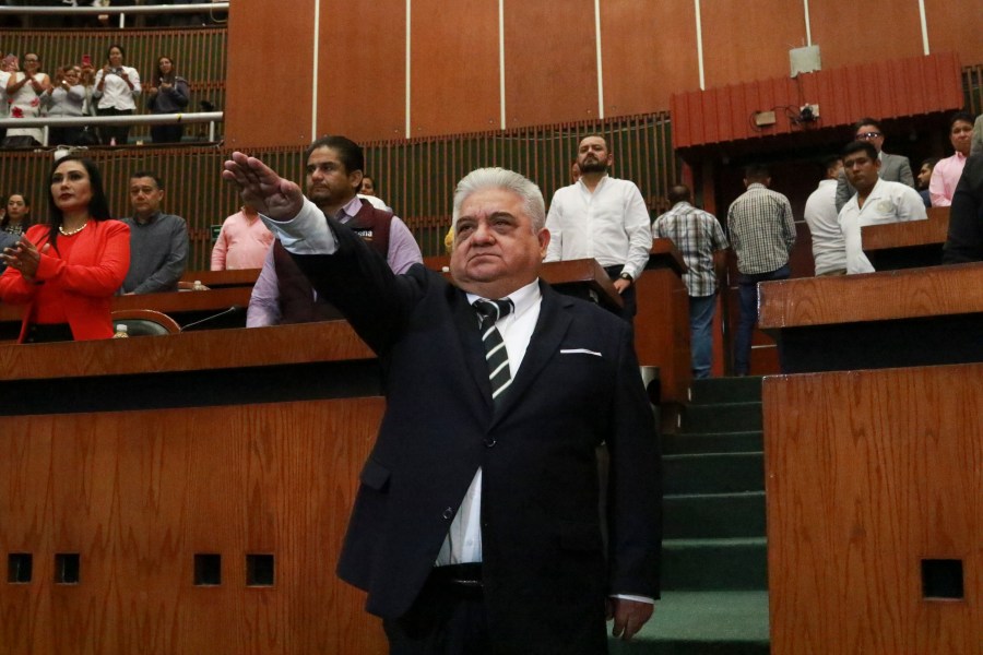 Gustavo Alarcon is sworn-in as mayor of Chilpancingo, Guerrero state, Mexico, Thursday, Oct. 10, 2024, days after former Mayor Alejandro Arcos was killed less than a week after taking office. (AP Photo/Alejandrino Gonzalez)