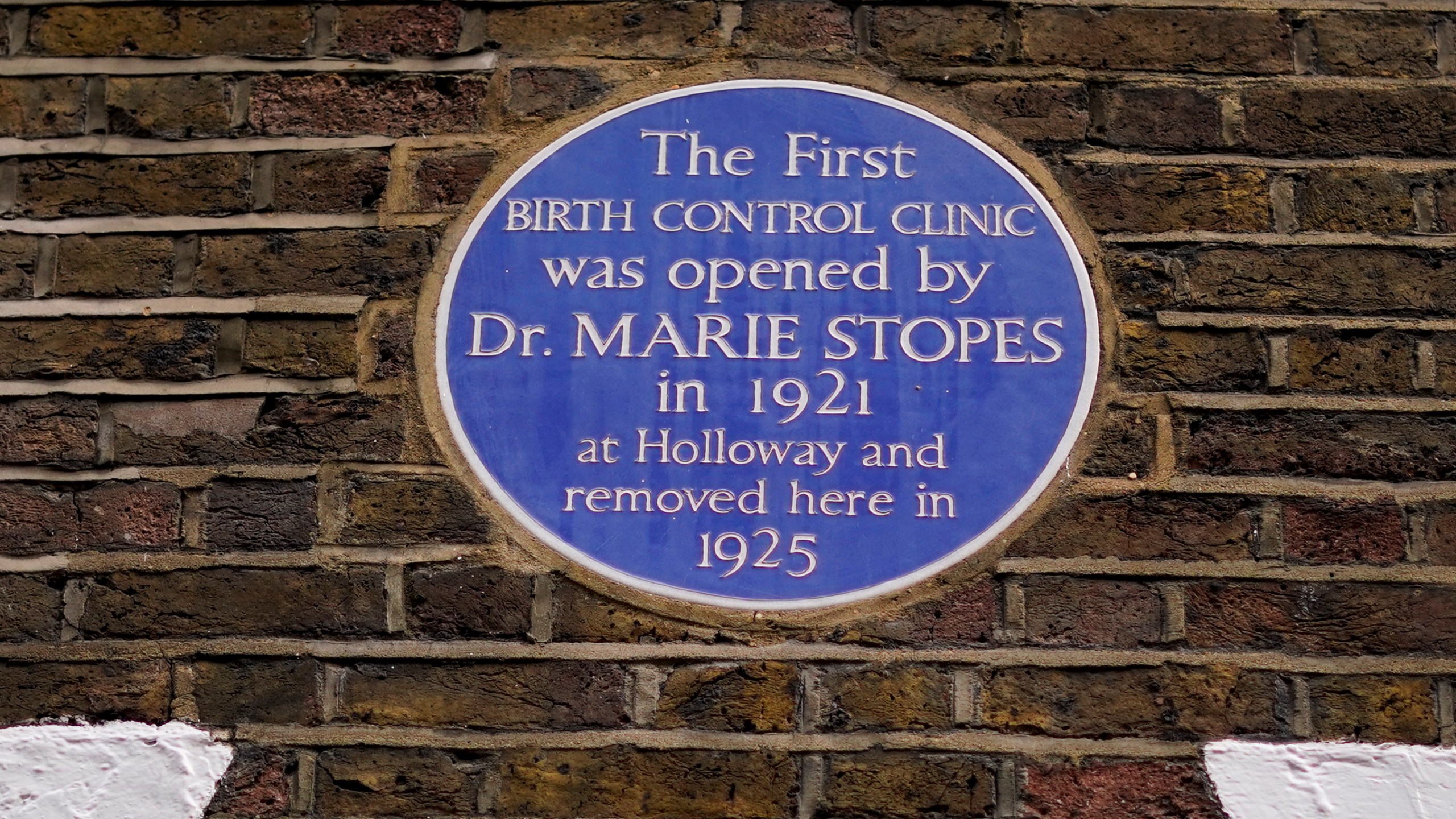 A plaque shows the site of the first birth control clinic, opened by Dr Marie Stopes, in London, Thursday, Oct. 31, 2024. A British ban on protesting outside abortion clinics went into effect on Thursday, though it left a question mark over whether anti-abortion demonstrators who pray silently will be breaking the law. (AP Photo/Alberto Pezzali)