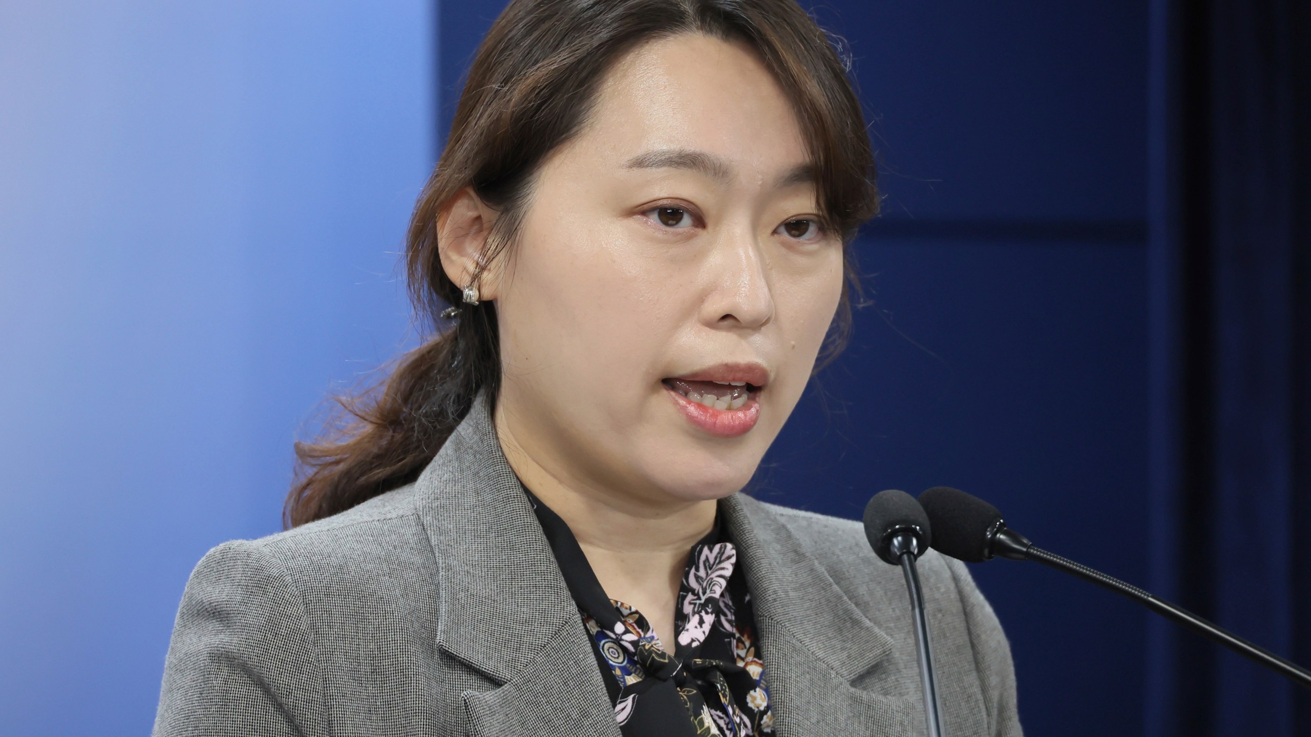 South Korean Personal Information Protection Commission's director Lee Eun Jung speaks during a briefing at the government complex in Seoul, South Korea, Tuesday, Nov. 5, 2024. (Lee Jung-hun/Yonhap via AP)