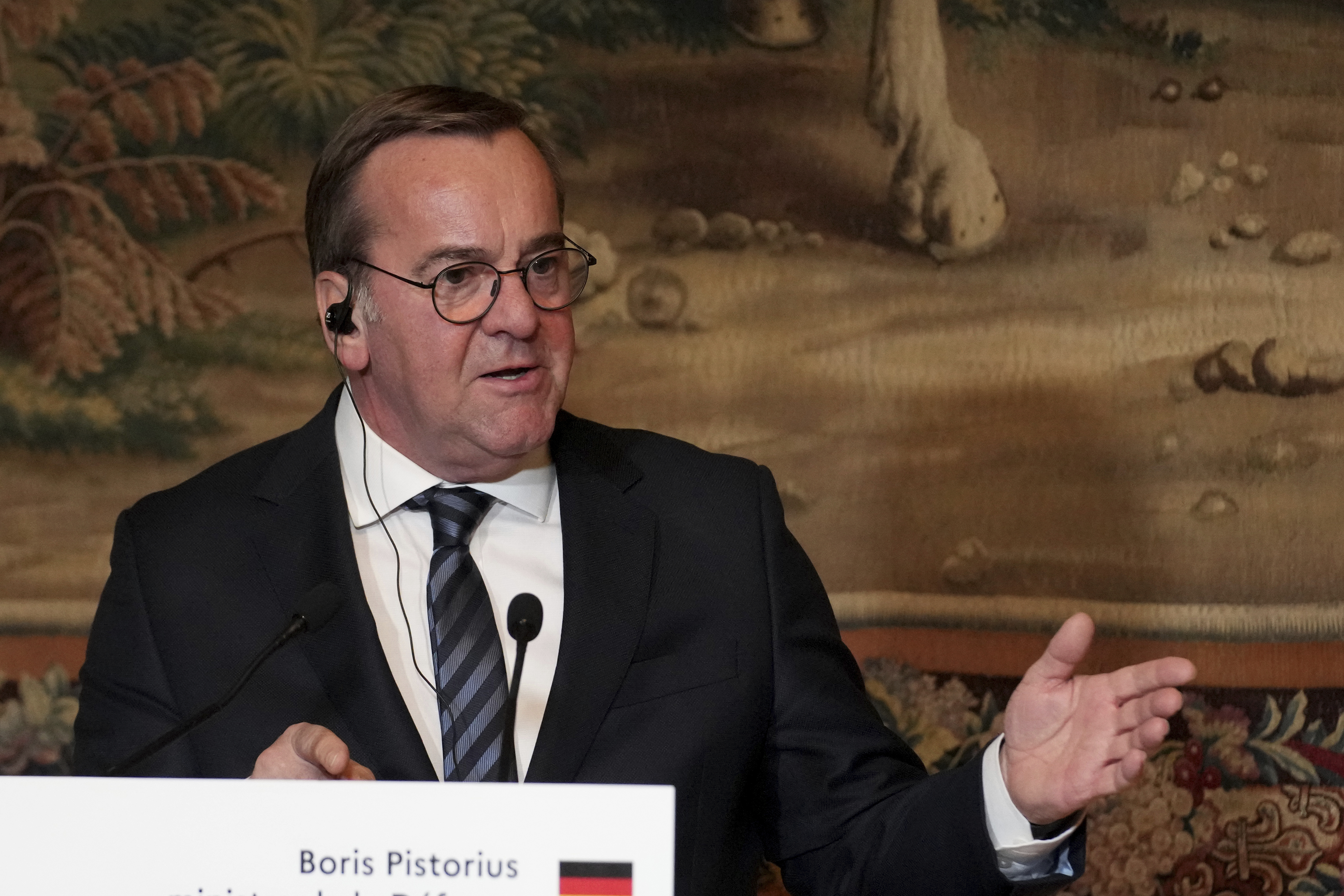 German Defence Minister Boris Pistorius speaks during a press conference following a bilateral meeting with his French counterpart Sebastien Lecornu, in Paris, France, Wednesday, Nov. 6, 2024. (AP Photo/Christophe Ena)