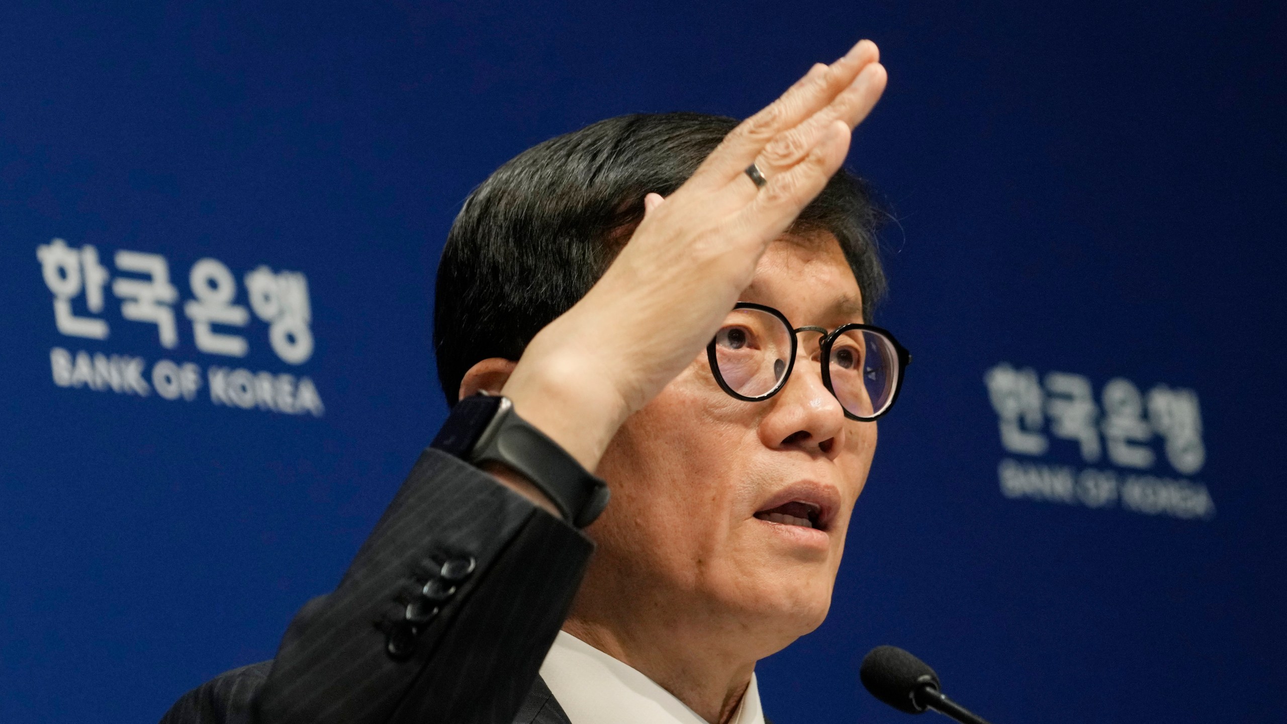 Bank of Korea Gov. Rhee Chang-yong speaks during a press conference at the central bank in Seoul, South Korea, Thursday, Nov. 28, 2024. (AP Photo/Ahn Young-joon)