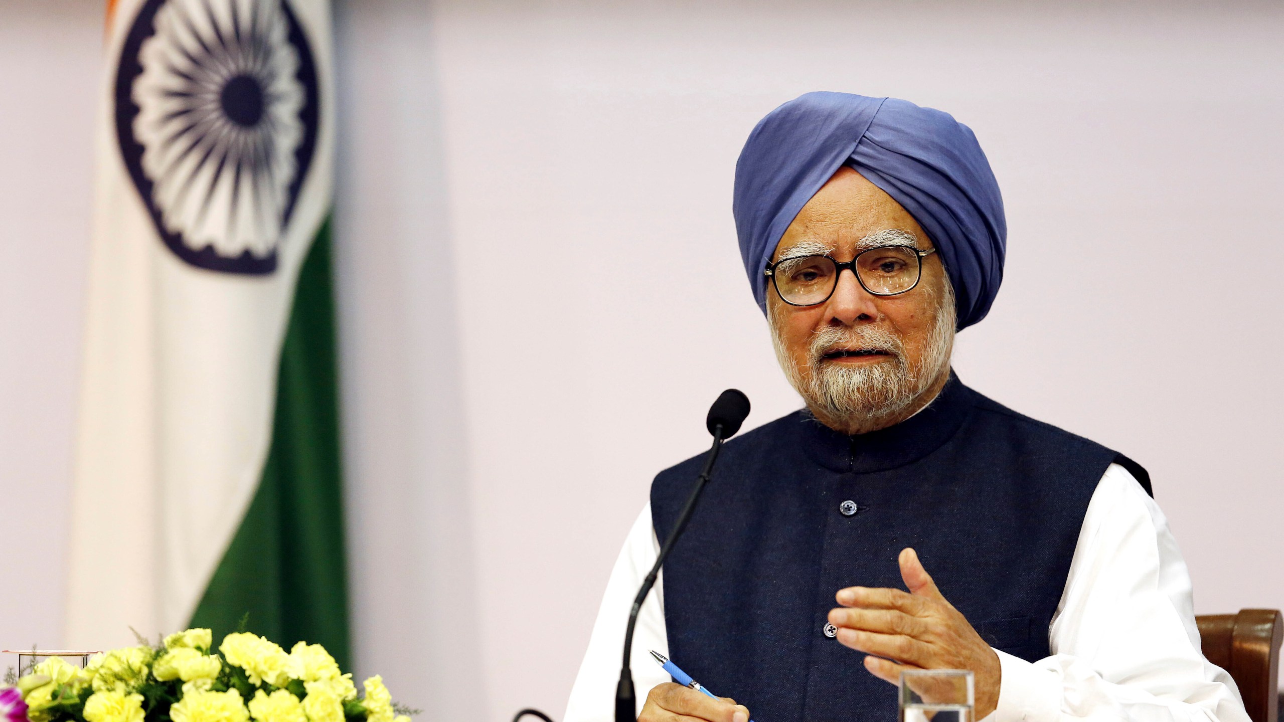 FILE - Indian Prime Minster Manmohan Singh addresses a press conference, in New Delhi, India, Friday, Jan. 3, 2014. (AP Photo/Harish Tyagi, Pool, File)