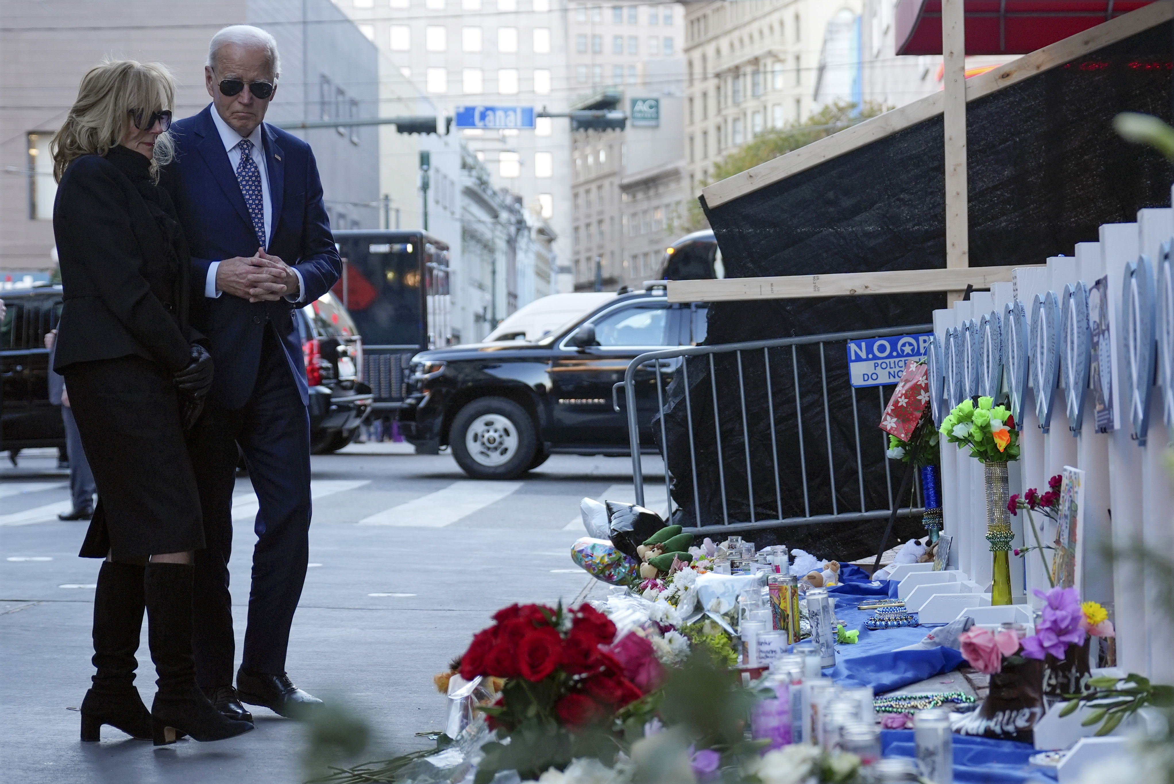 President Joe Biden and first lady Jill Biden stop at the site of the deadly New Years truck attack, in New Orleans, Monday, Jan. 6, 2025. (AP Photo/Stephanie Scarbrough)