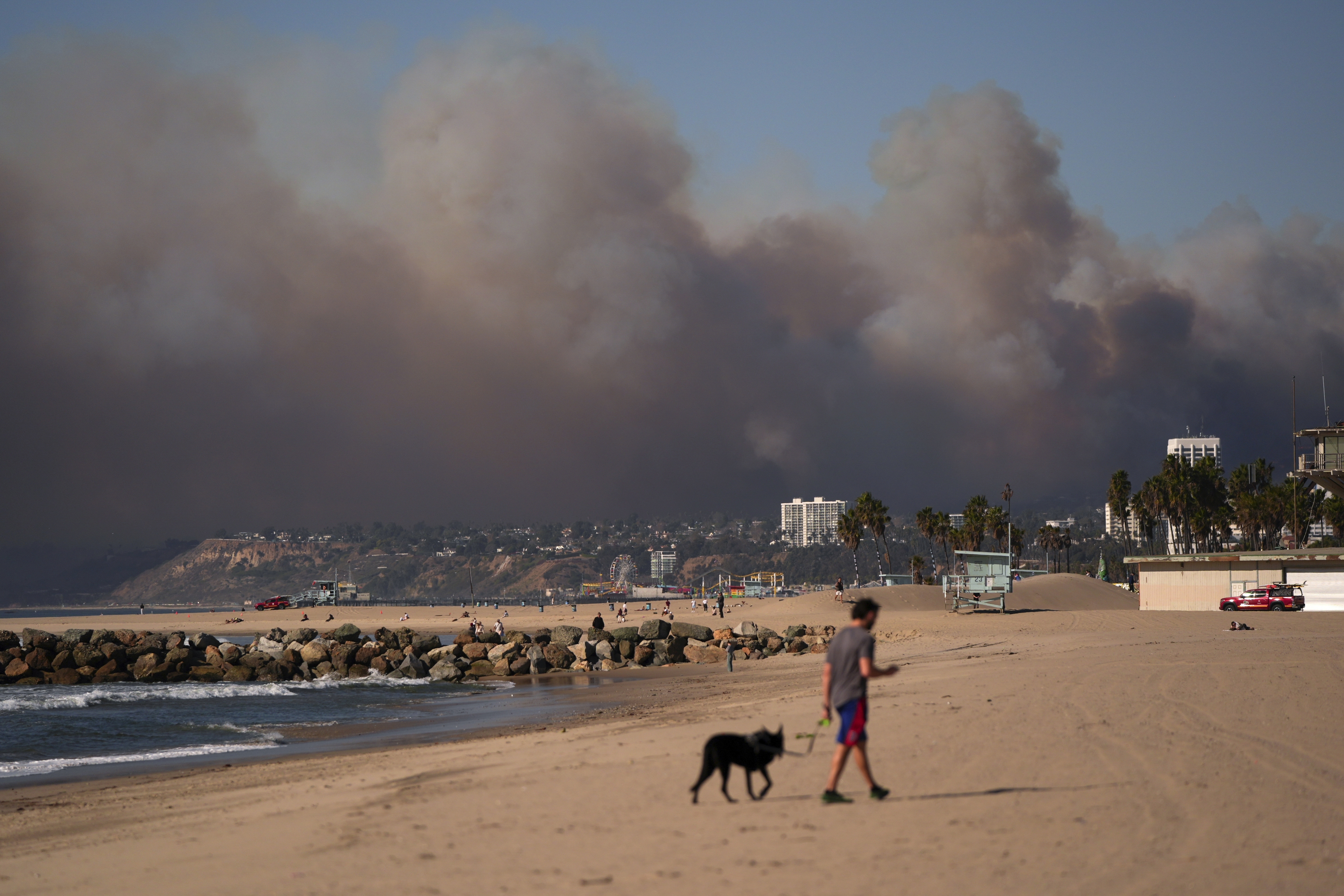 FILE - Smoke from a wildfire is seen from the Venice Beach section of Los Angeles, Jan. 7, 2025. (AP Photo/Jae C. Hong, File)